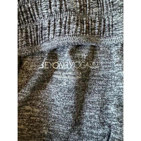 Beyond Yoga Lightweight Gray Jogger size Small - Picture 4 of 10